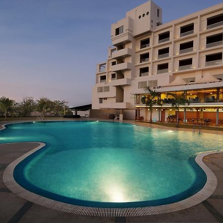 Seasons Rajkot Hotell Exteriör bild