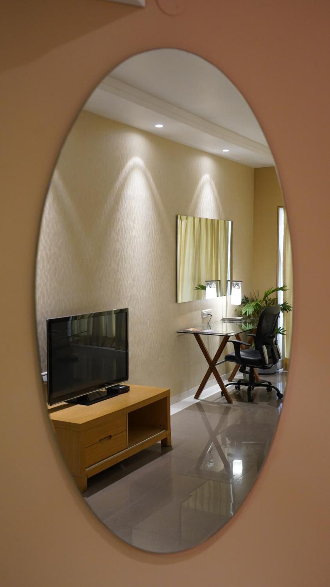 Seasons Rajkot Hotell Exteriör bild