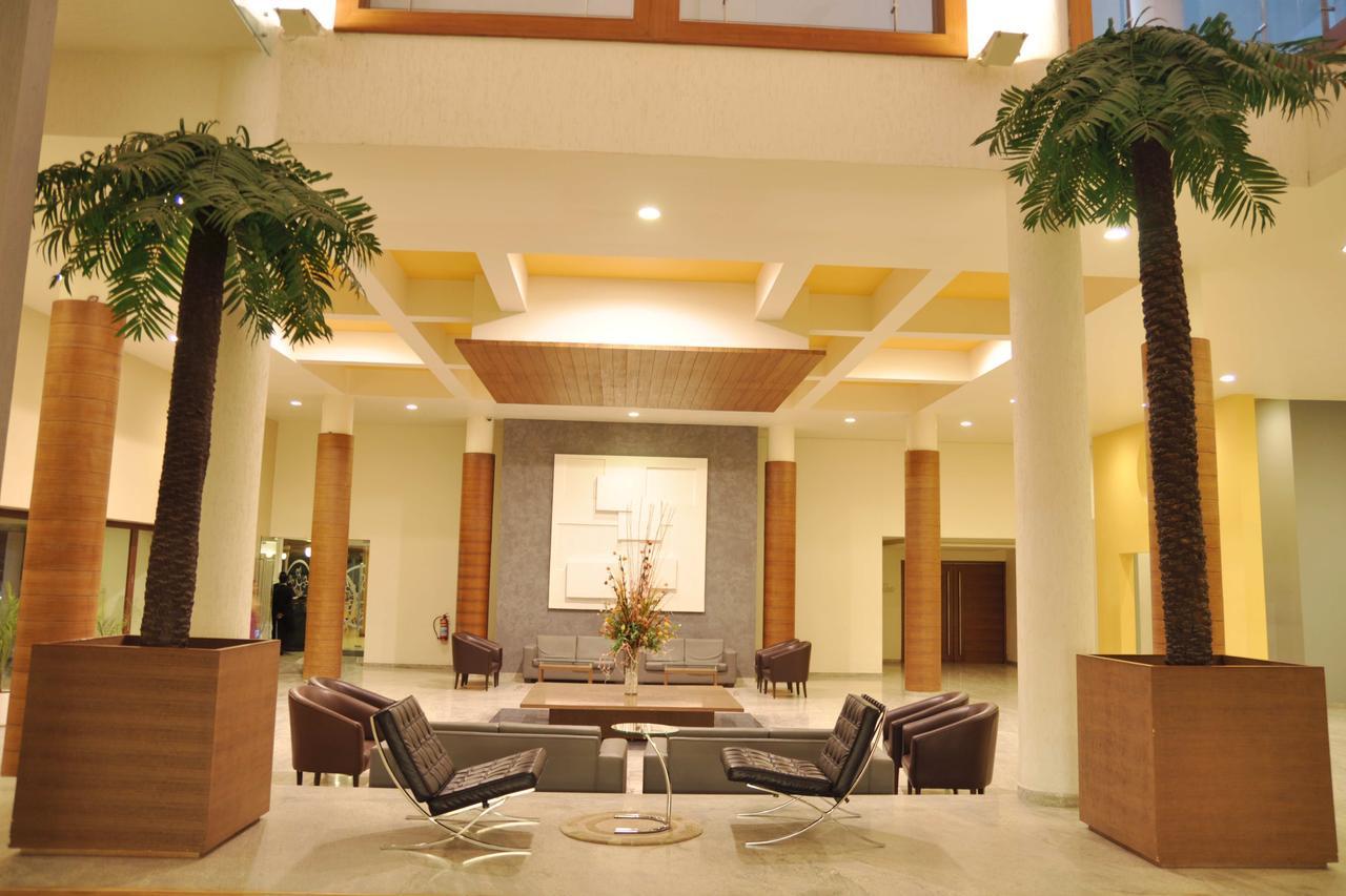 Seasons Rajkot Hotell Exteriör bild